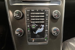 valkoinen Volvo XC60 2013 kuva 24.