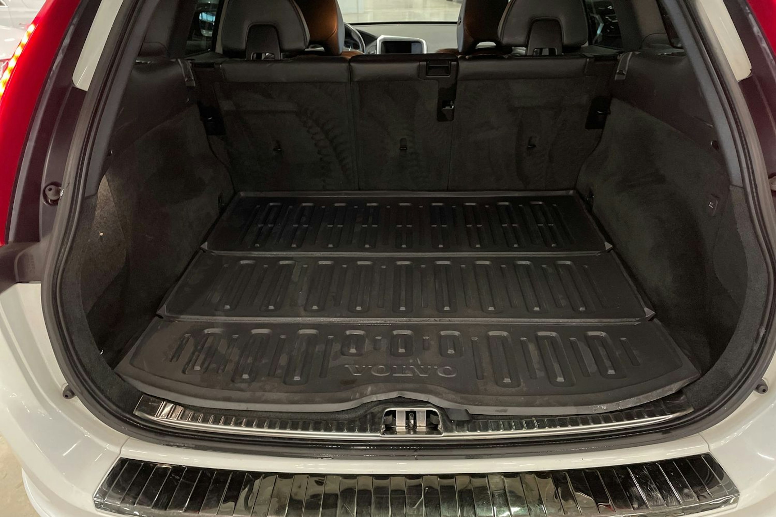 valkoinen Volvo XC60 2013 kuva 28.