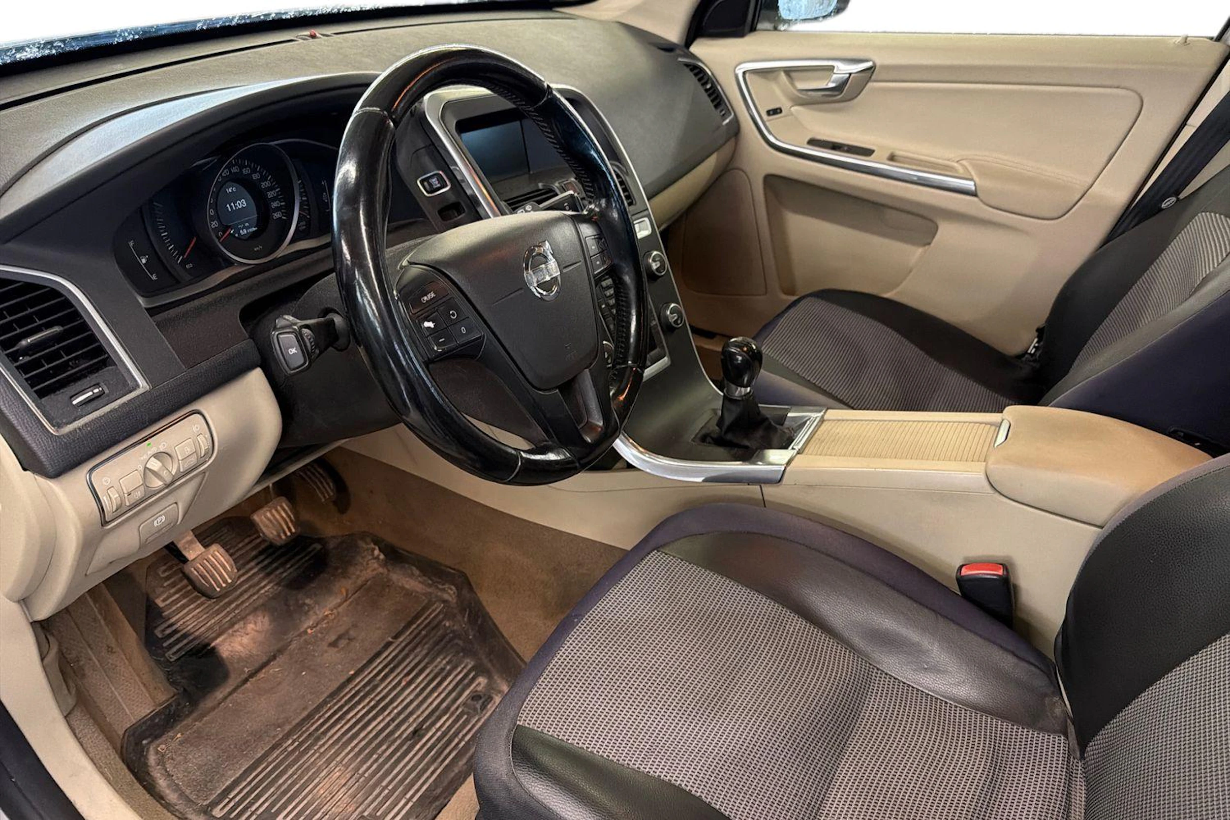 ruskea (beige) Volvo XC60 2013 kuva 3.