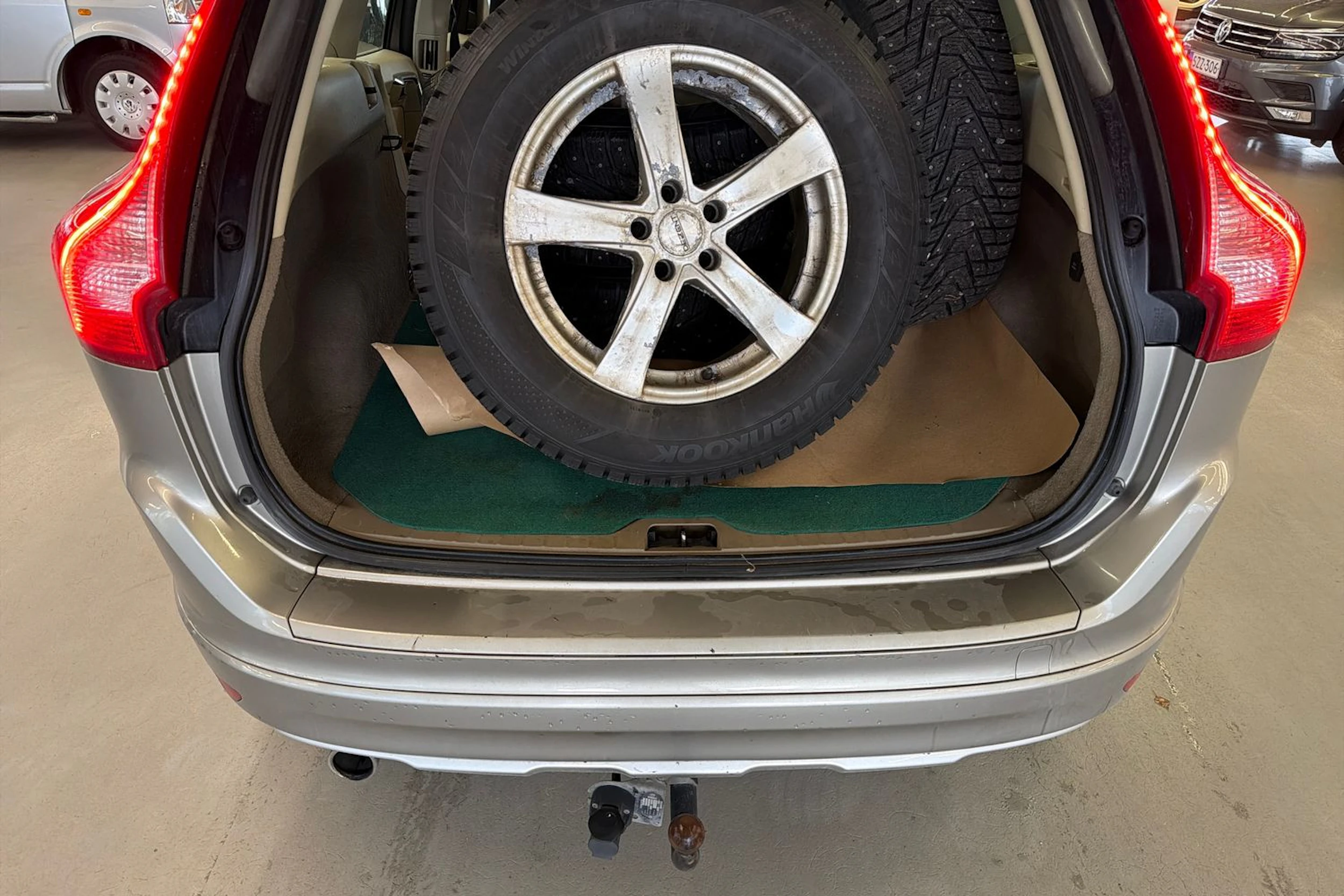 ruskea (beige) Volvo XC60 2013 kuva 4.