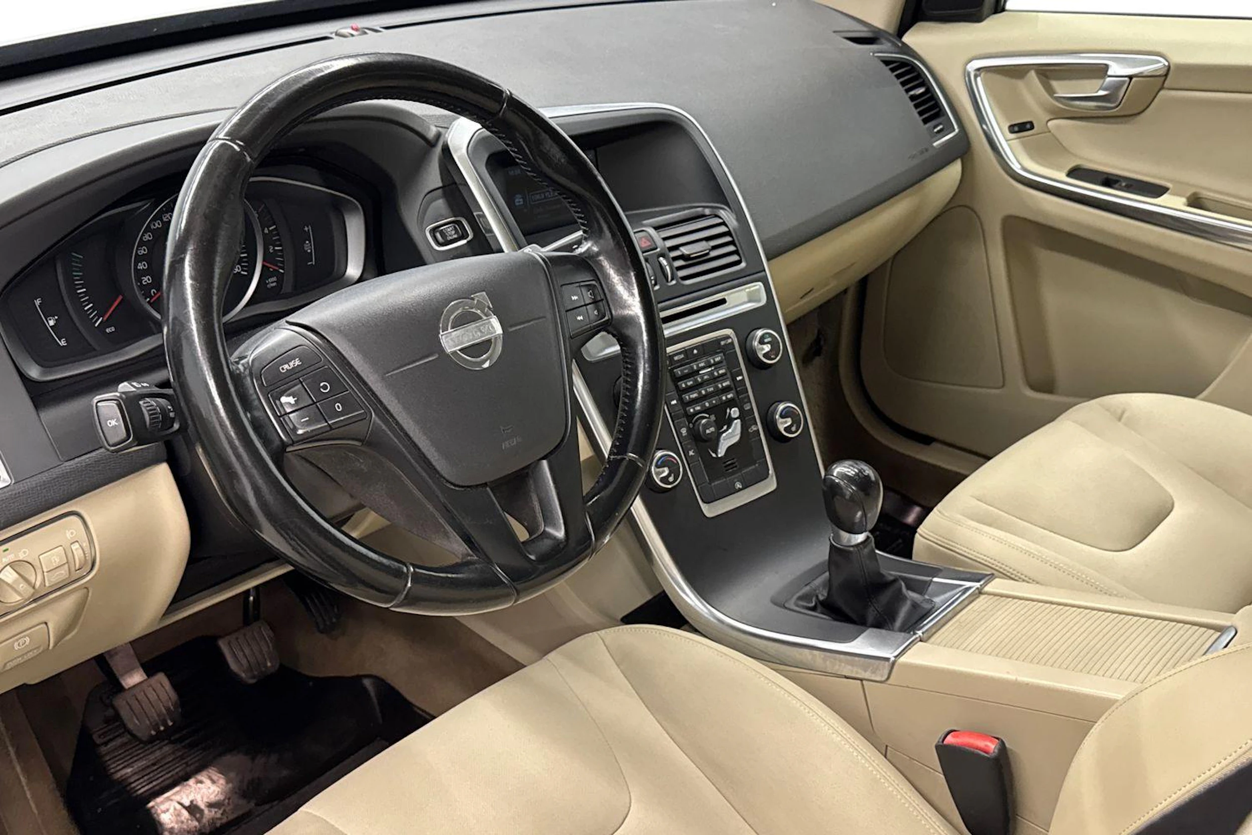 ruskea (beige) Volvo XC60 2014 kuva 6.