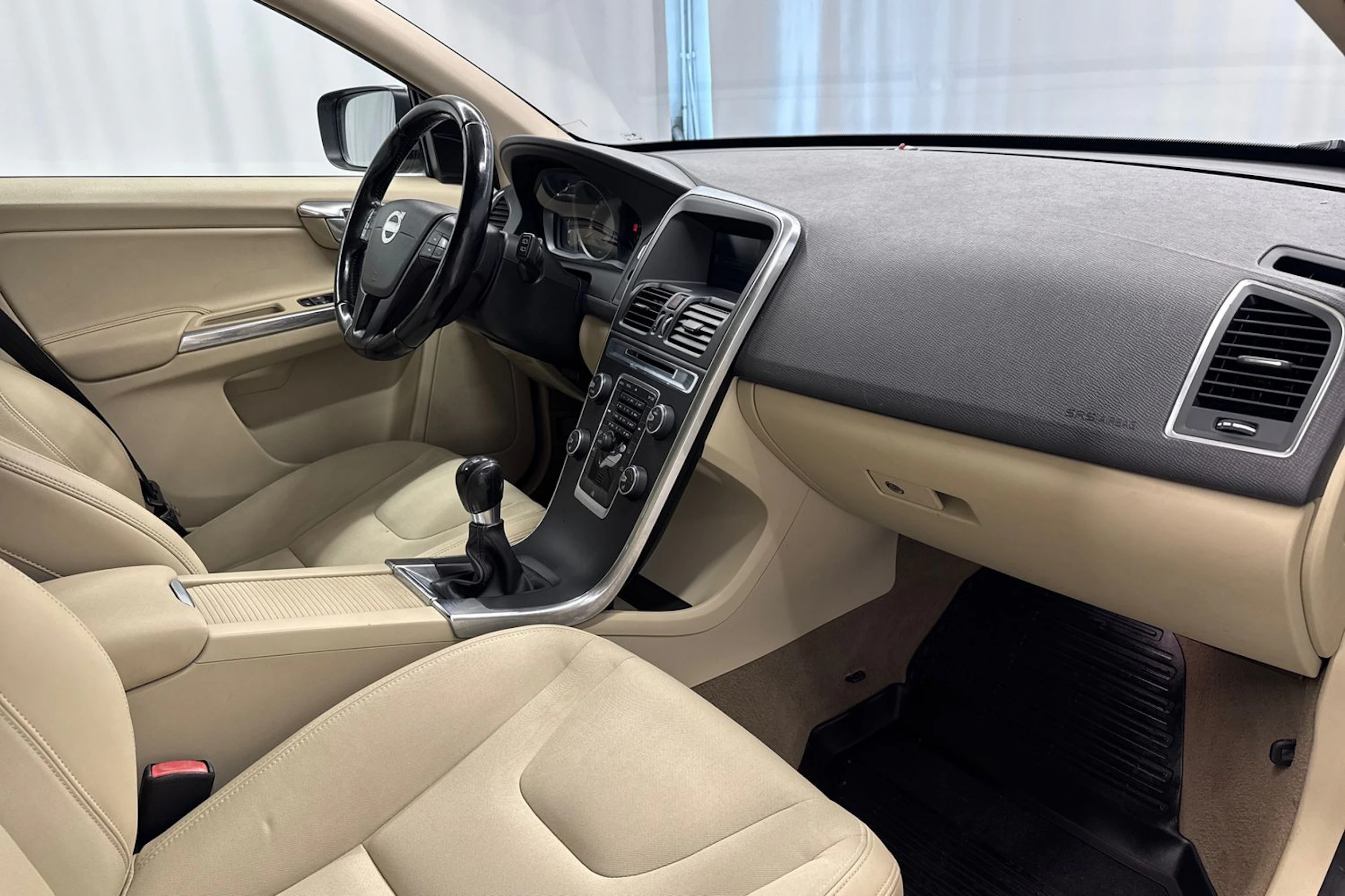 ruskea (beige) Volvo XC60 2014 kuva 14.