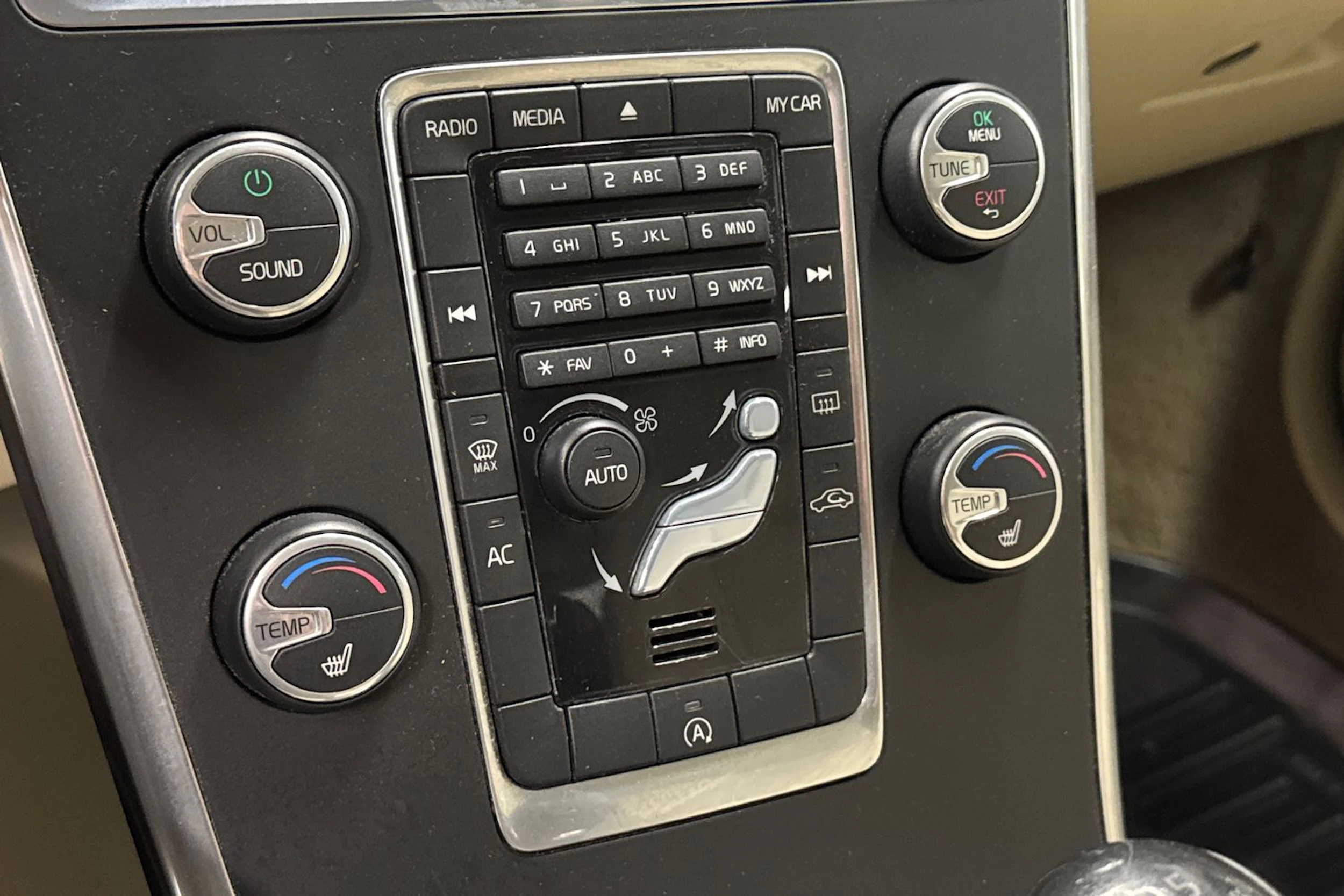 ruskea (beige) Volvo XC60 2014 kuva 21.