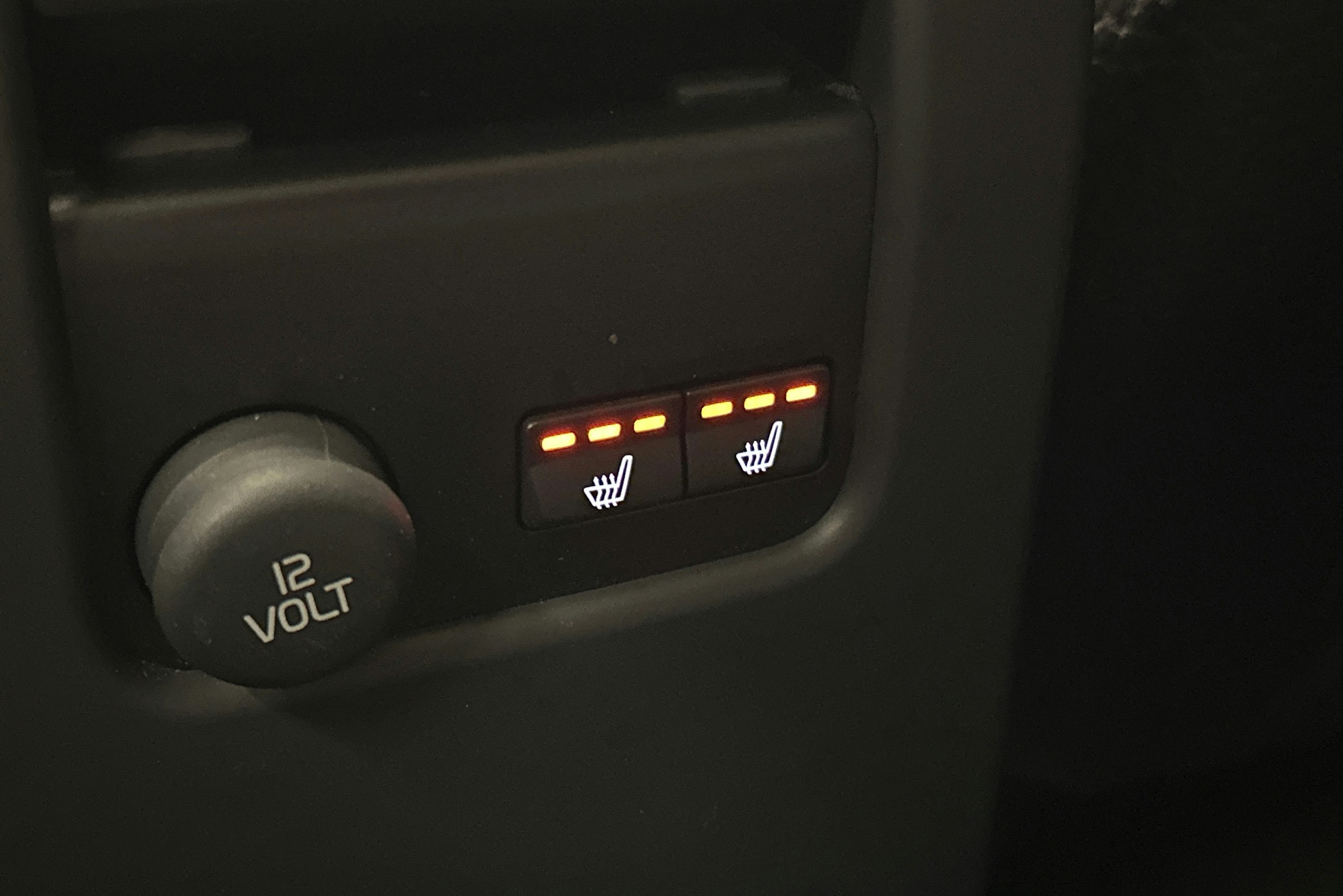 punainen Volvo XC60 2014 kuva 15.