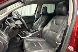 punainen Volvo XC60 2014 kuva 16.