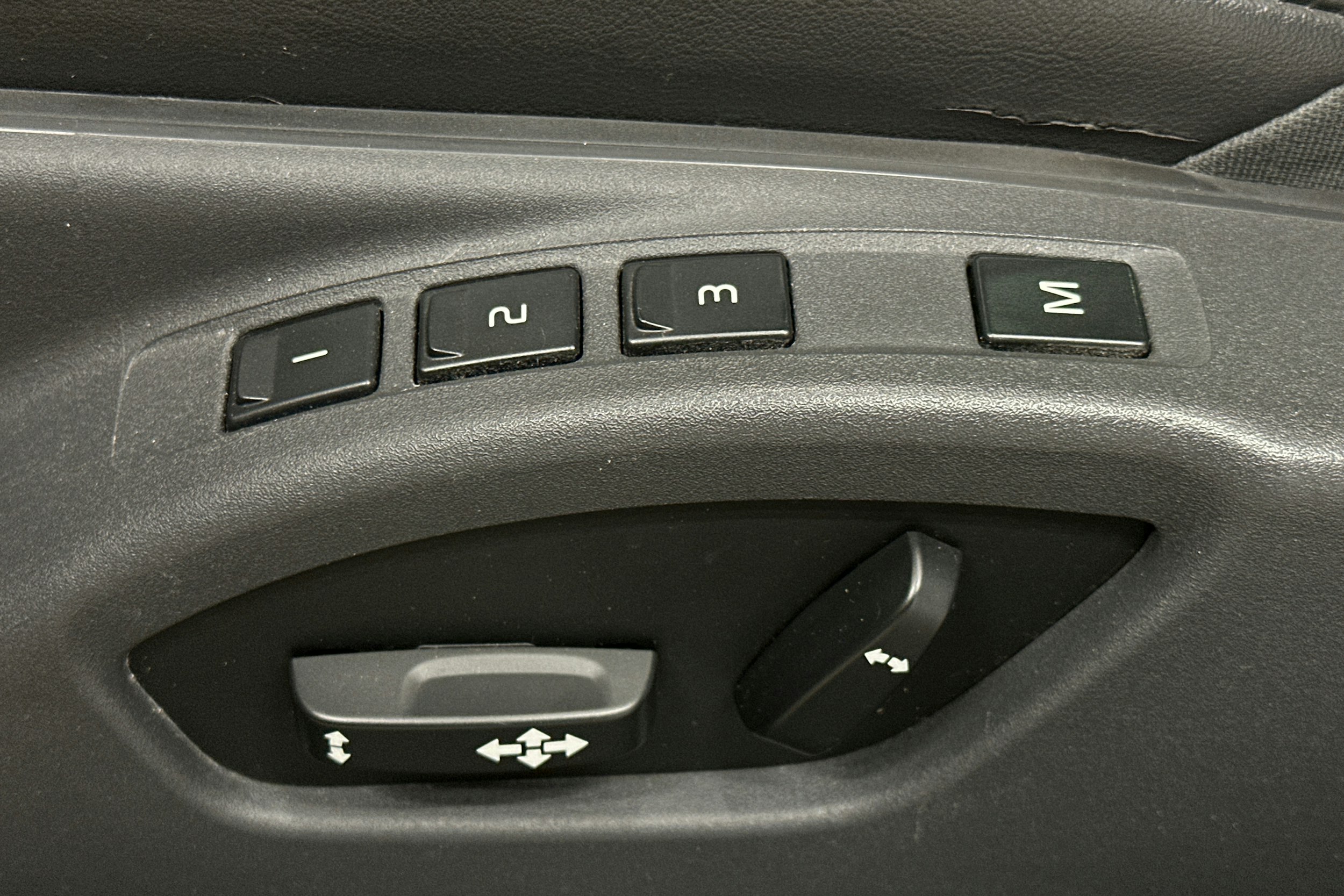 punainen Volvo XC60 2014 kuva 17.