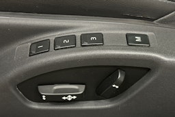 punainen Volvo XC60 2014 kuva 17.