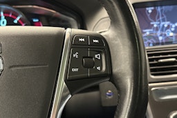 punainen Volvo XC60 2014 kuva 20.