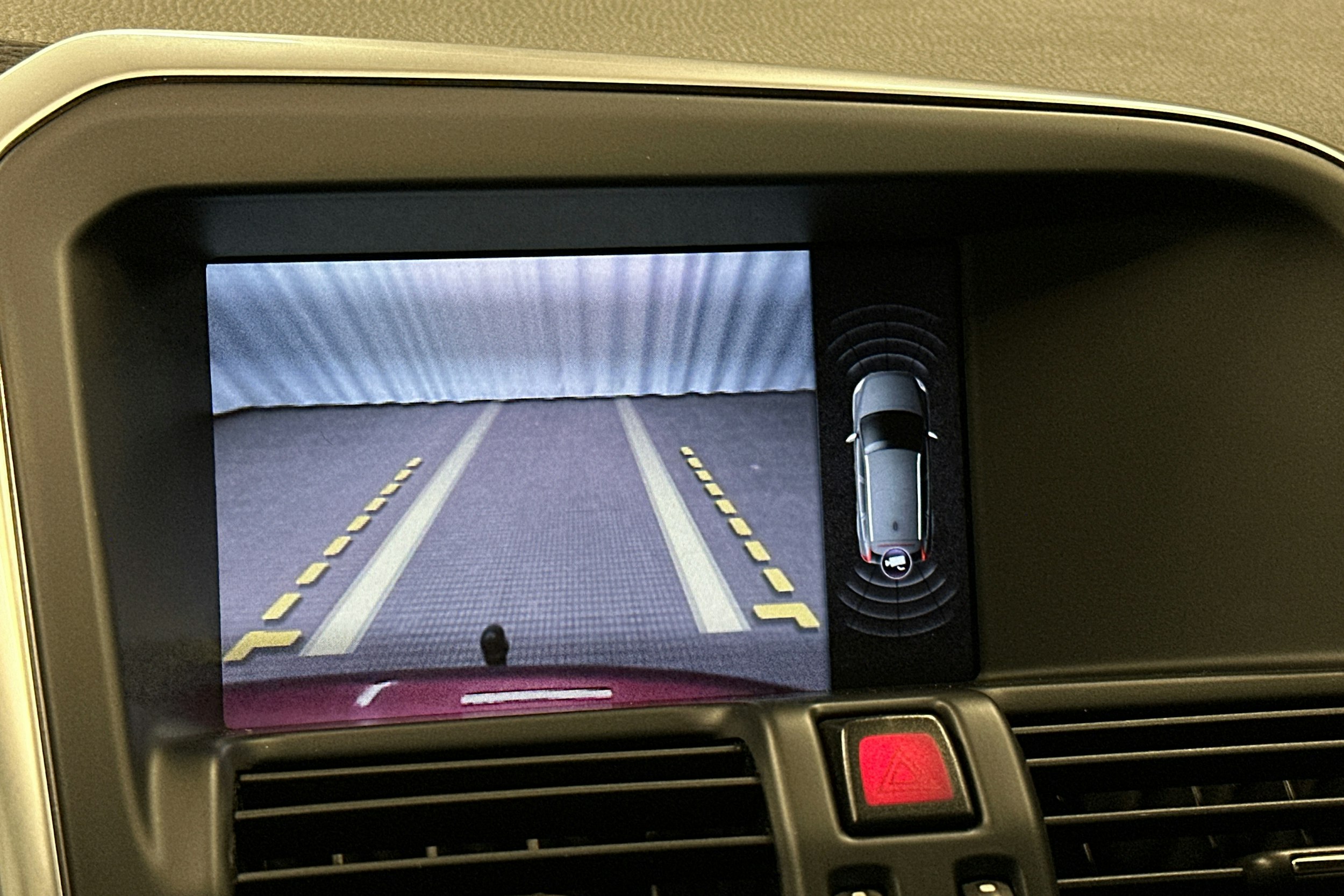 punainen Volvo XC60 2014 kuva 25.