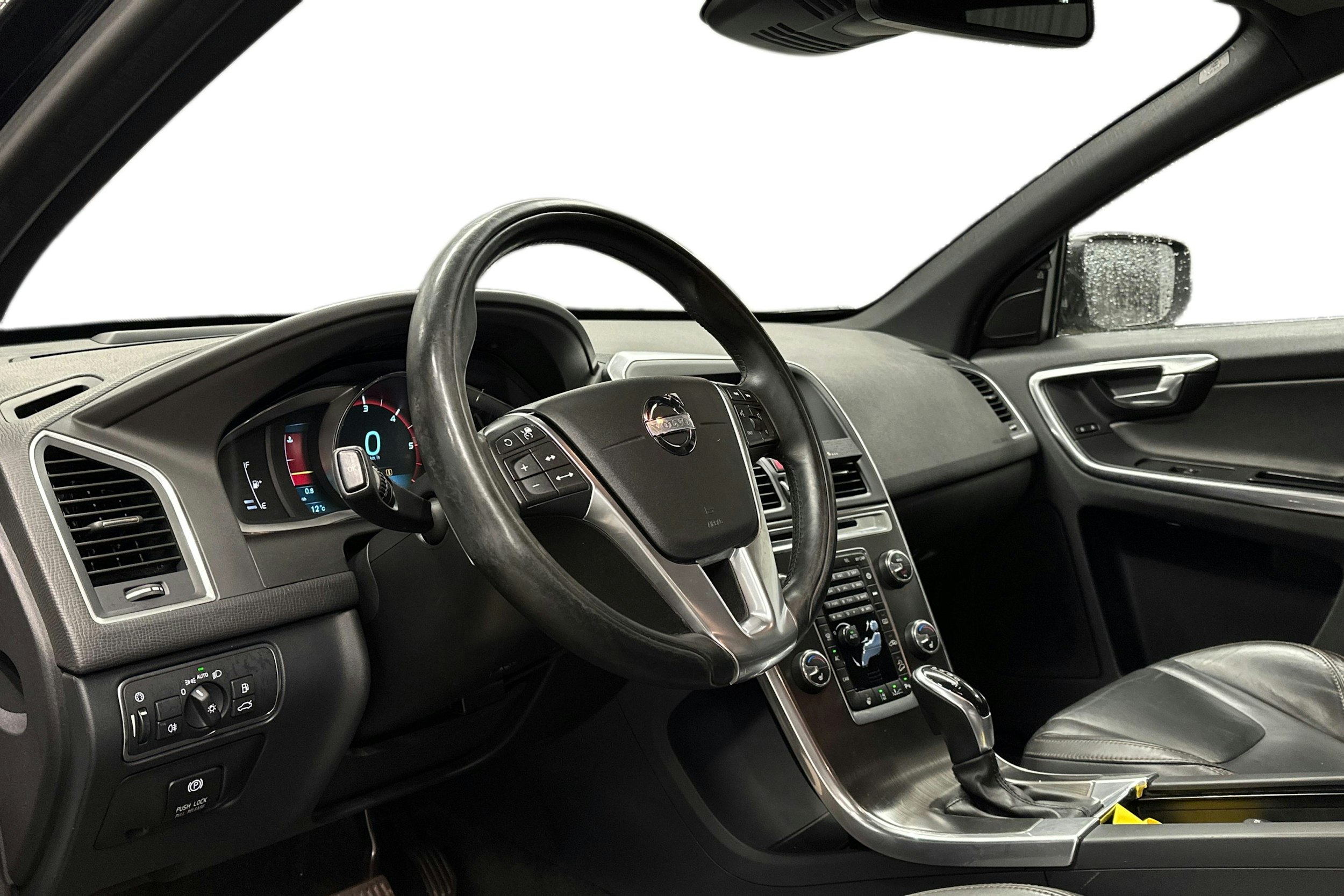 musta Volvo XC60 2014 kuva 3.