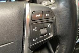 musta Volvo XC60 2015 kuva 18.