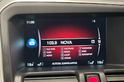 musta Volvo XC60 2015 kuva 21.