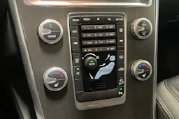 musta Volvo XC60 2015 kuva 26.