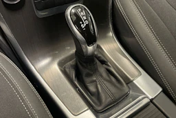 musta Volvo XC60 2015 kuva 27.