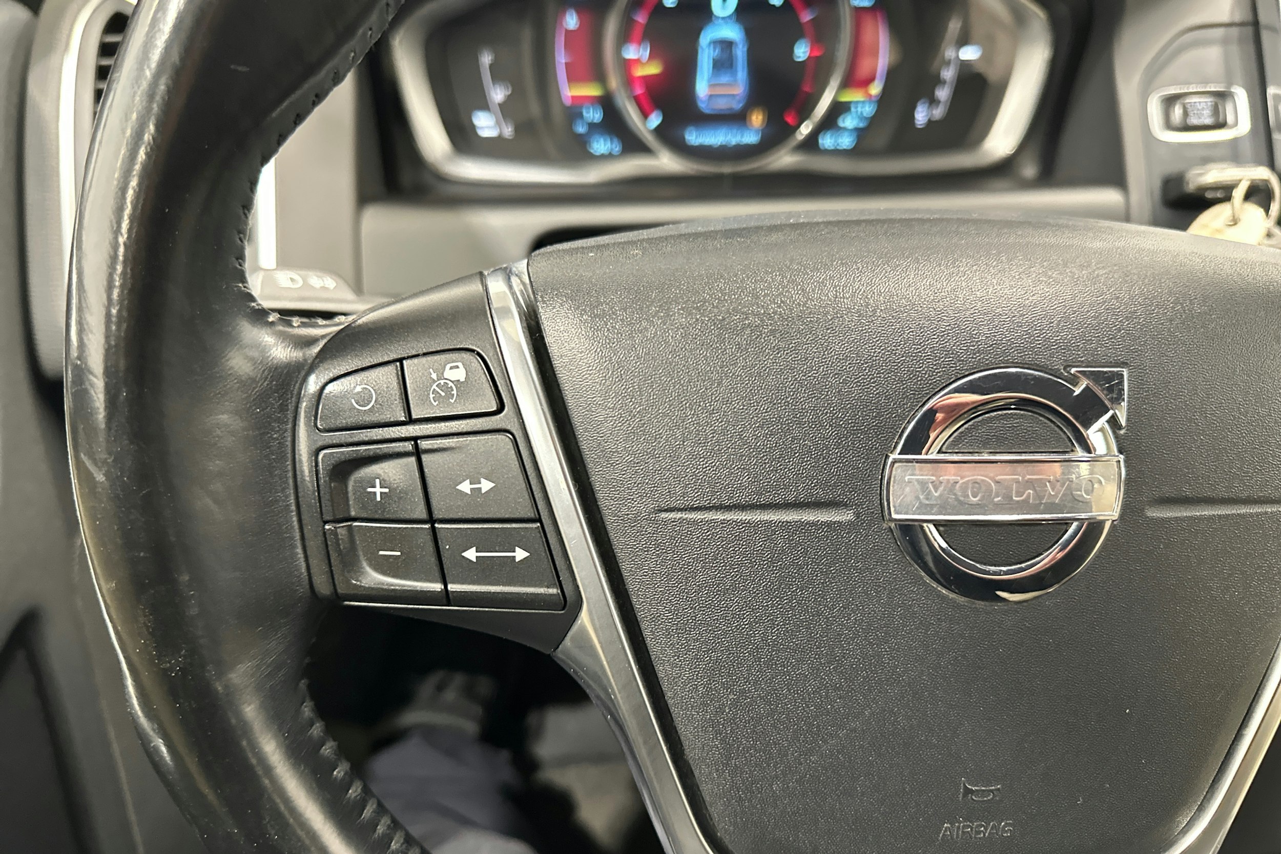 hopea Volvo XC60 2014 kuva 13.