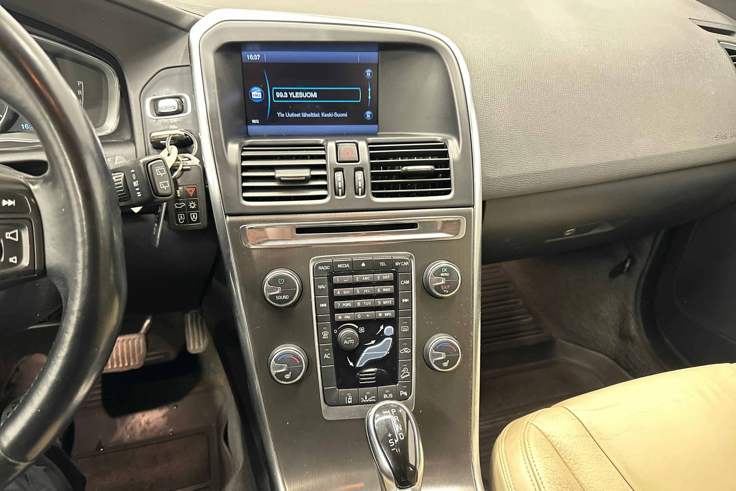 hopea Volvo XC60 2014 kuva 16.