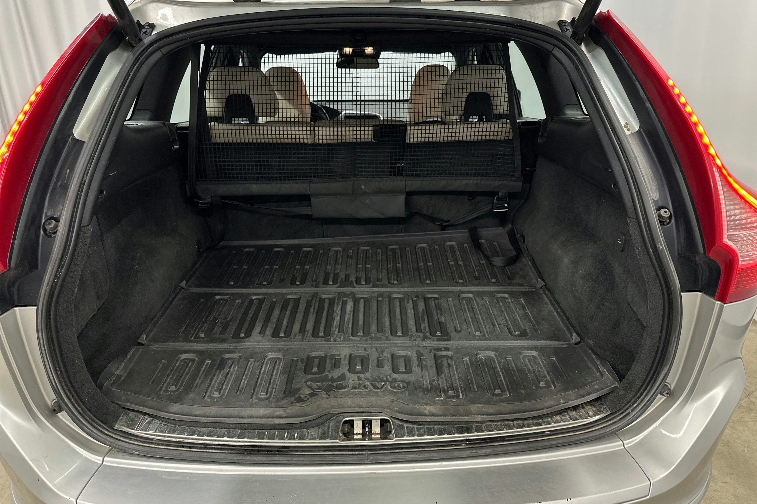 hopea Volvo XC60 2014 kuva 22.