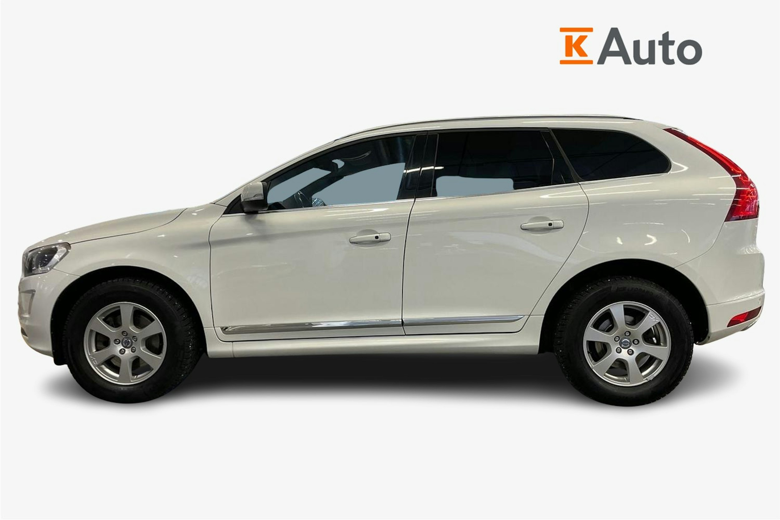valkoinen Volvo XC60 2014 kuva 5.