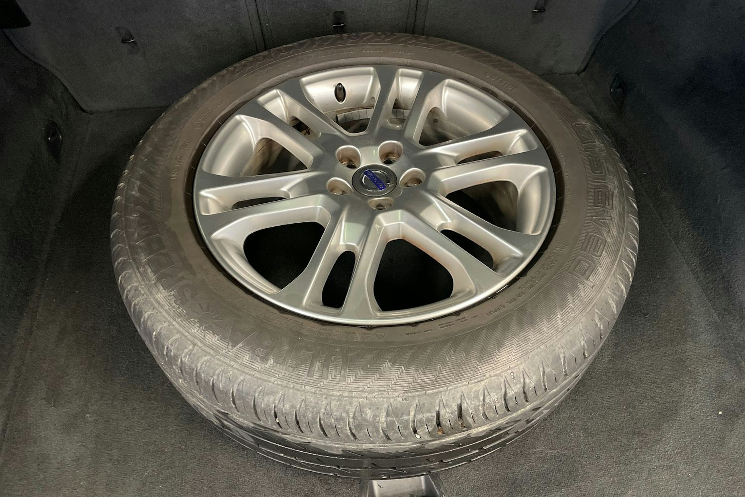 valkoinen Volvo XC60 2014 kuva 9.