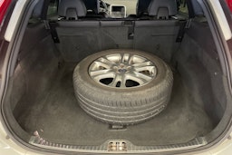 valkoinen Volvo XC60 2014 kuva 19.