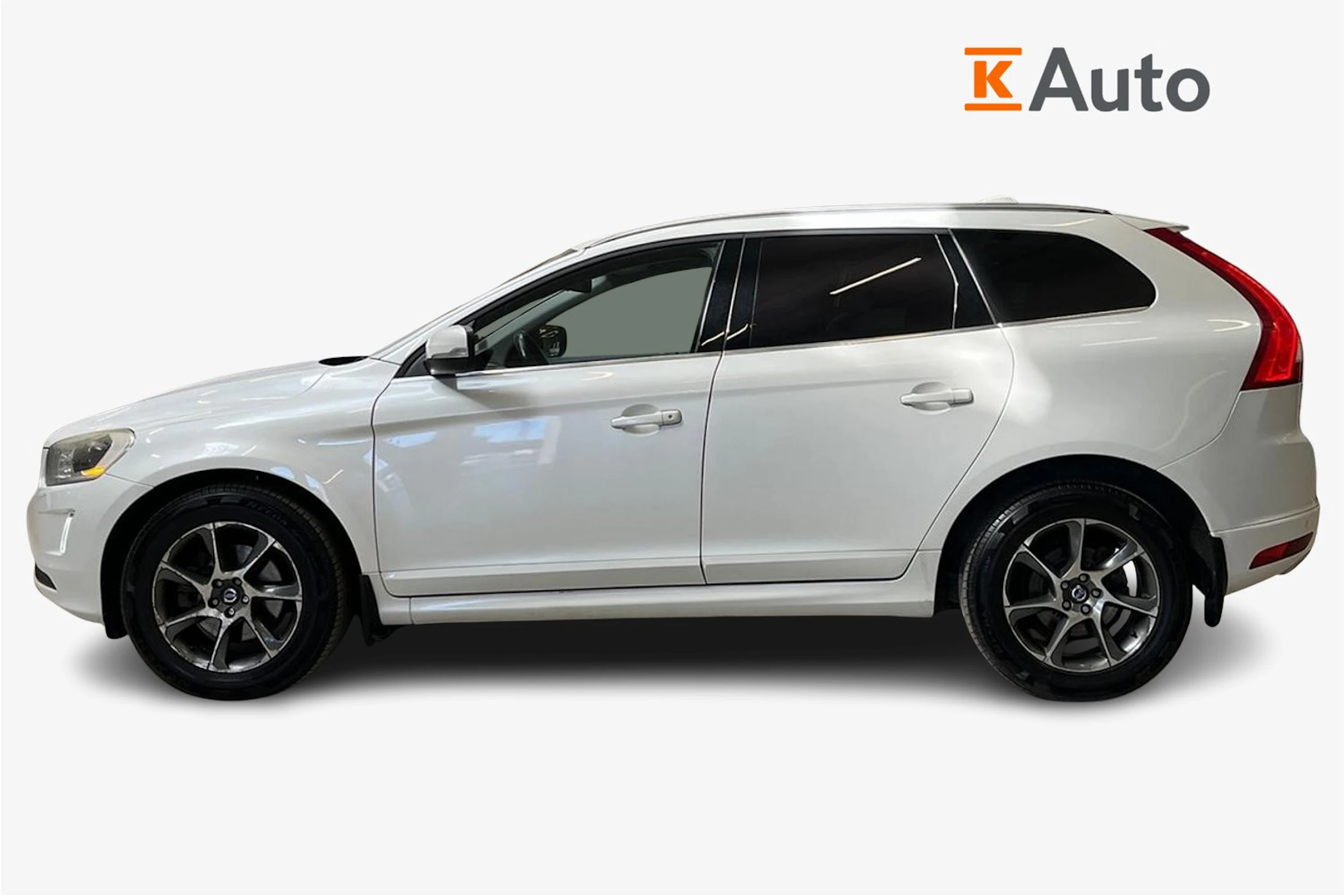 valkoinen Volvo XC60 2014 kuva 5.