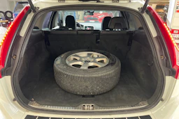 valkoinen Volvo XC60 2014 kuva 10.