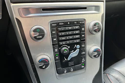 valkoinen Volvo XC60 2014 kuva 15.