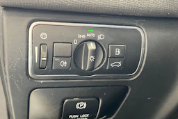 valkoinen Volvo XC60 2014 kuva 16.