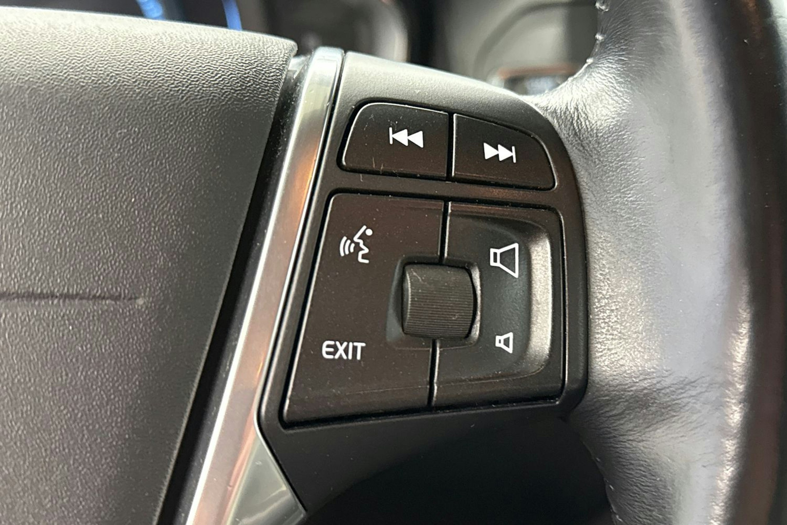valkoinen Volvo XC60 2014 kuva 11.