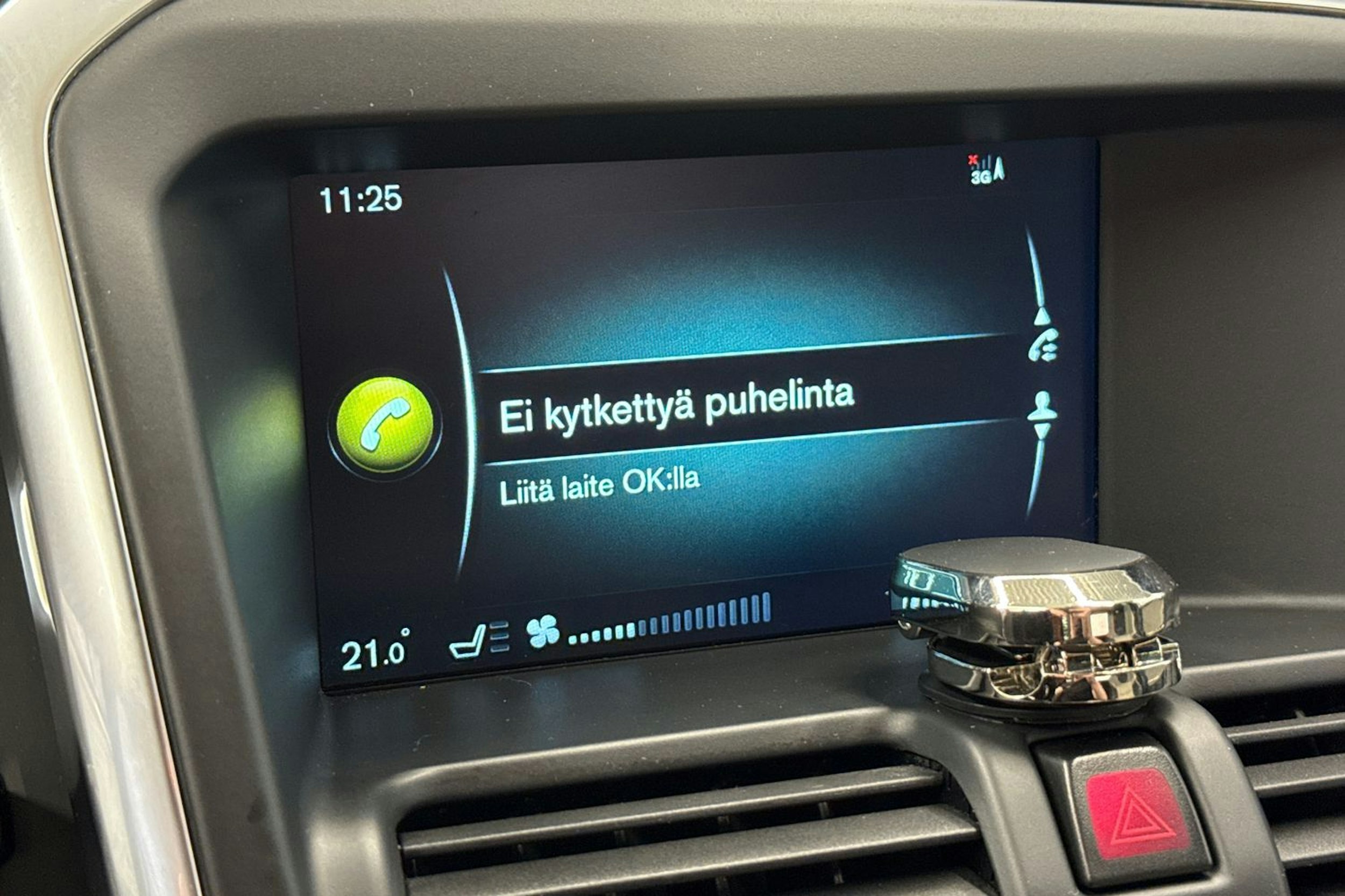 valkoinen Volvo XC60 2014 kuva 15.