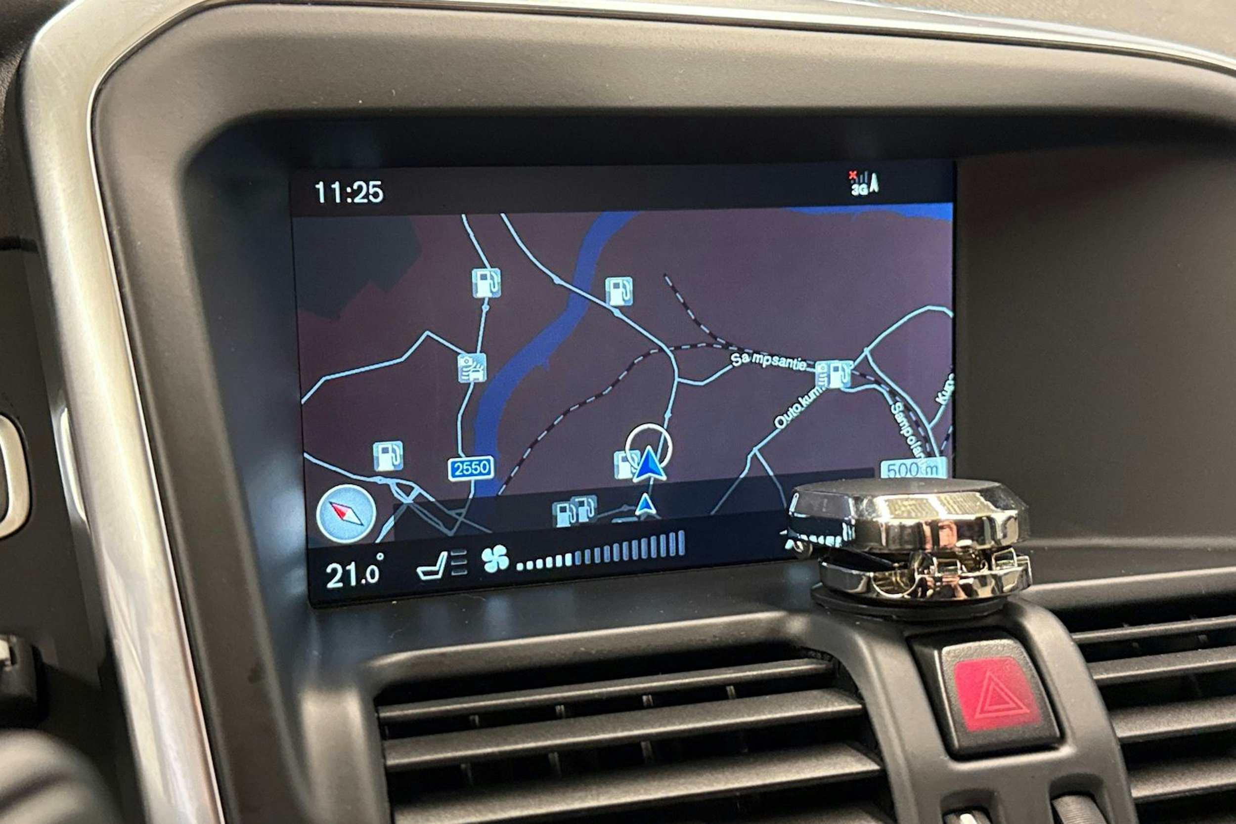 valkoinen Volvo XC60 2014 kuva 16.