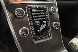 valkoinen Volvo XC60 2014 kuva 18.