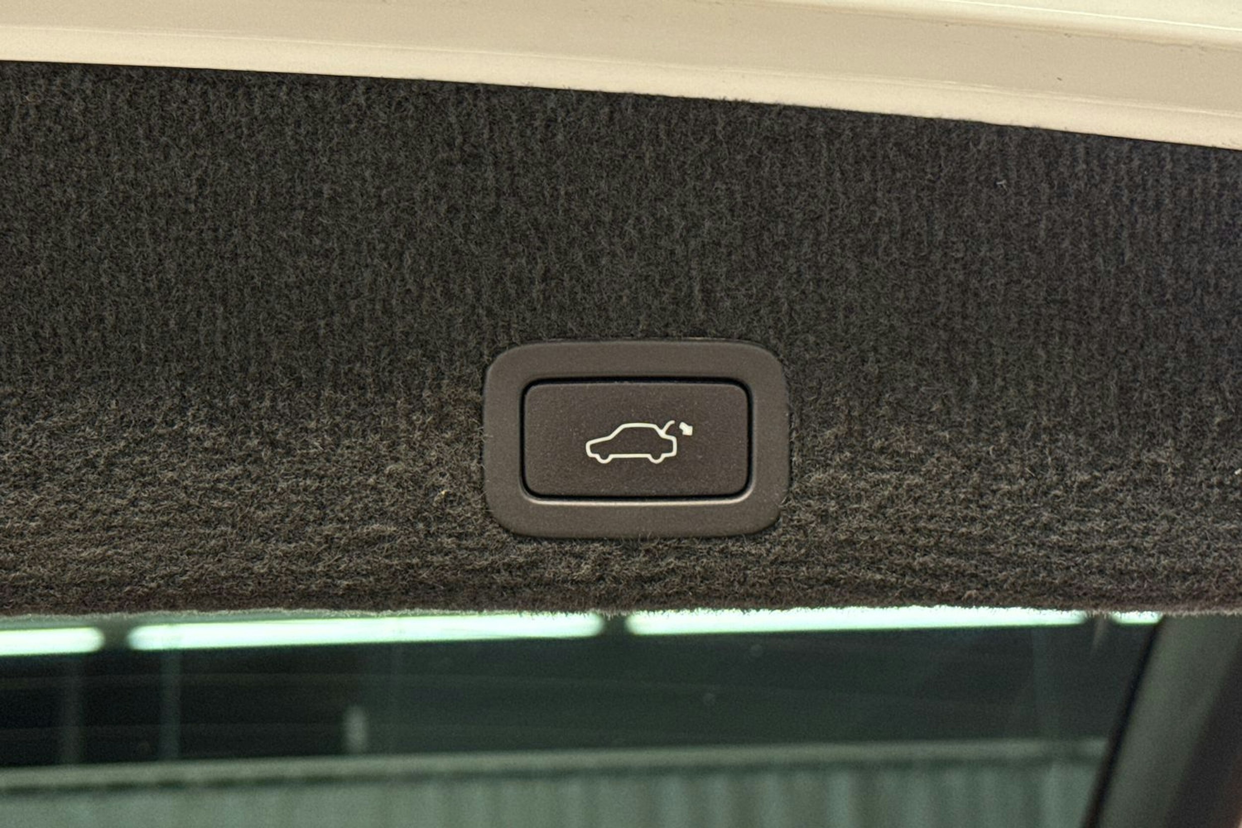 valkoinen Volvo XC60 2014 kuva 24.