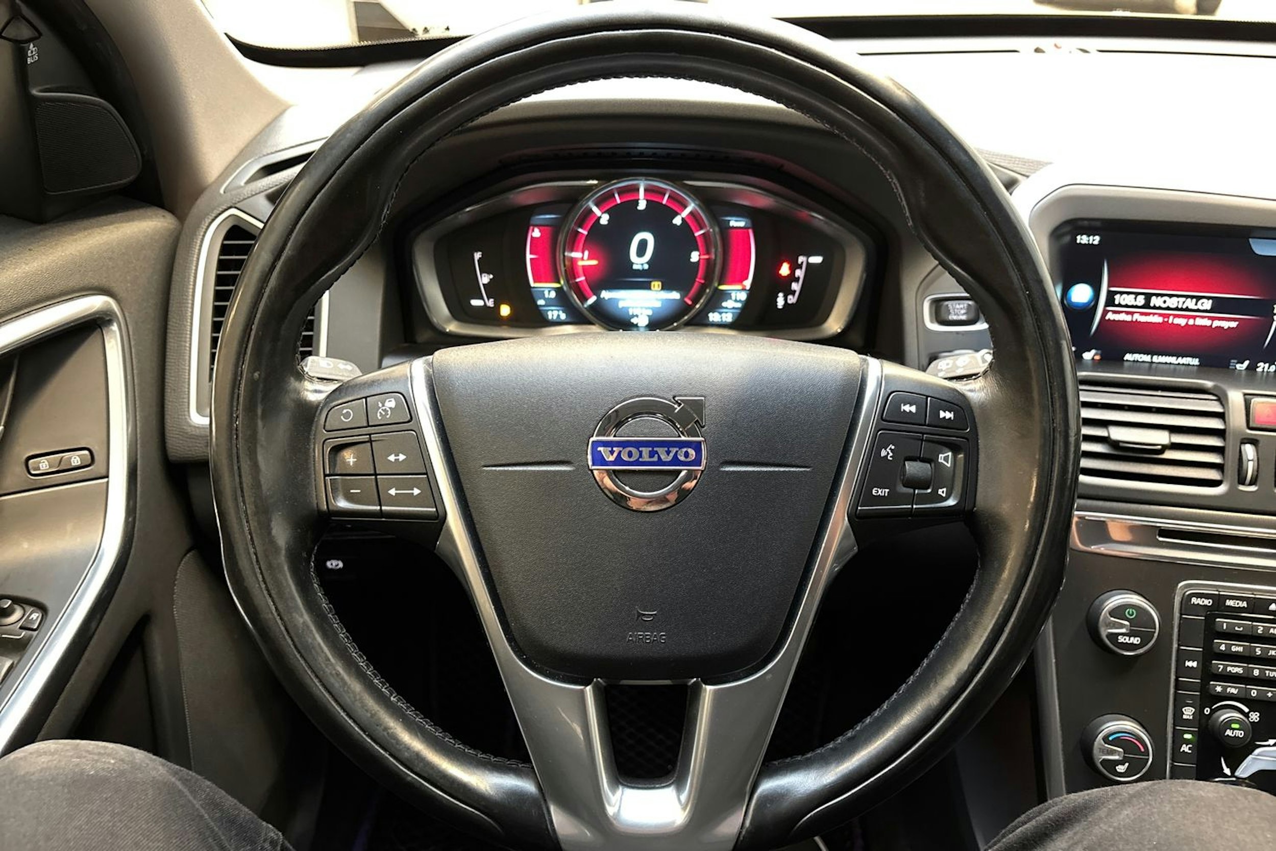 ruskea (beige) Volvo XC60 2014 kuva 16.