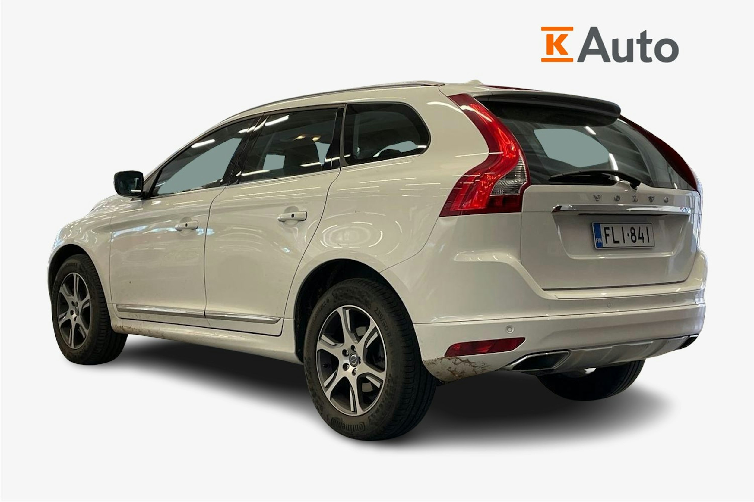 Valkoinen Volvo XC60 2014 kuva 2.