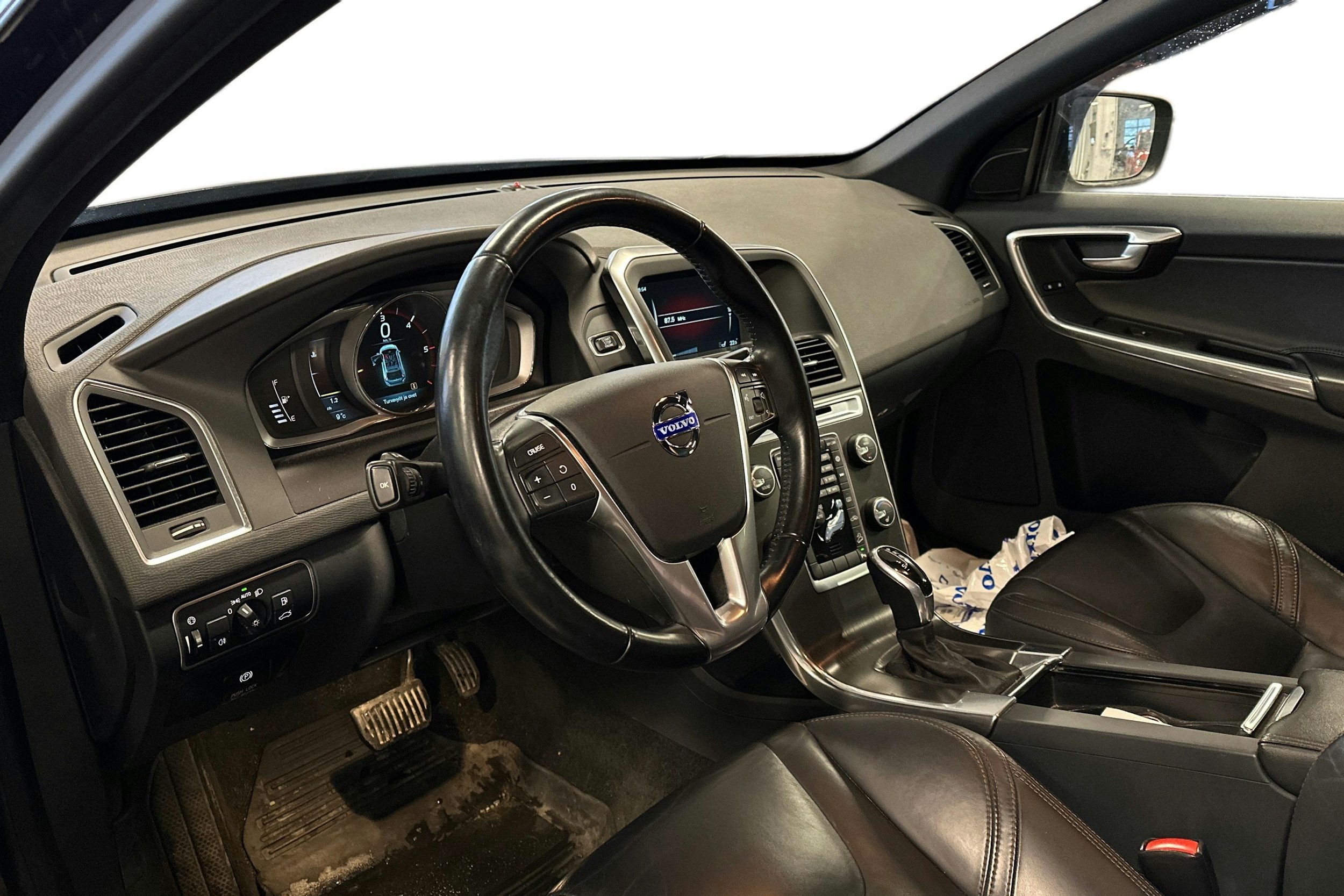 musta Volvo XC60 2014 kuva 3.