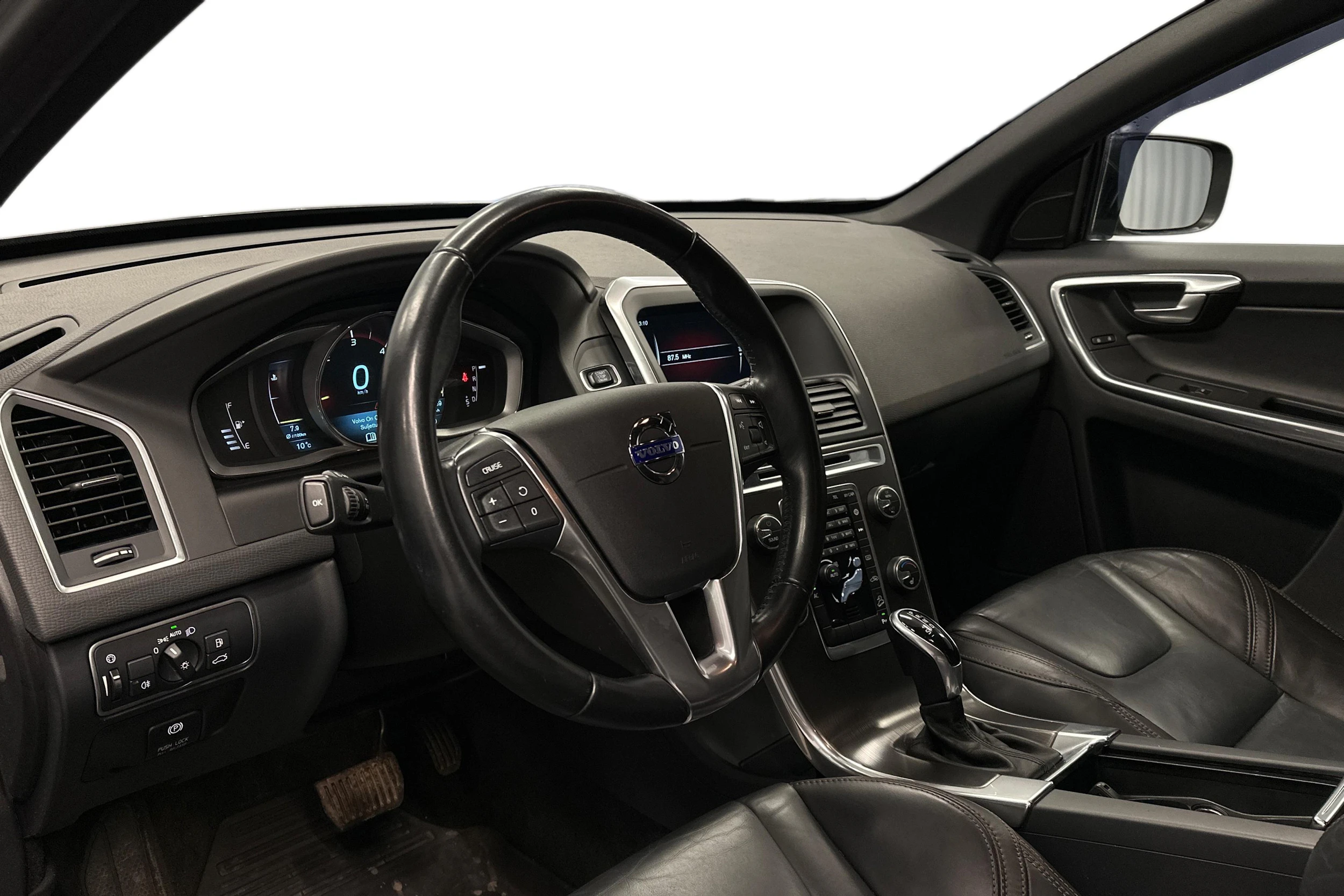 musta Volvo XC60 2014 kuva 6.