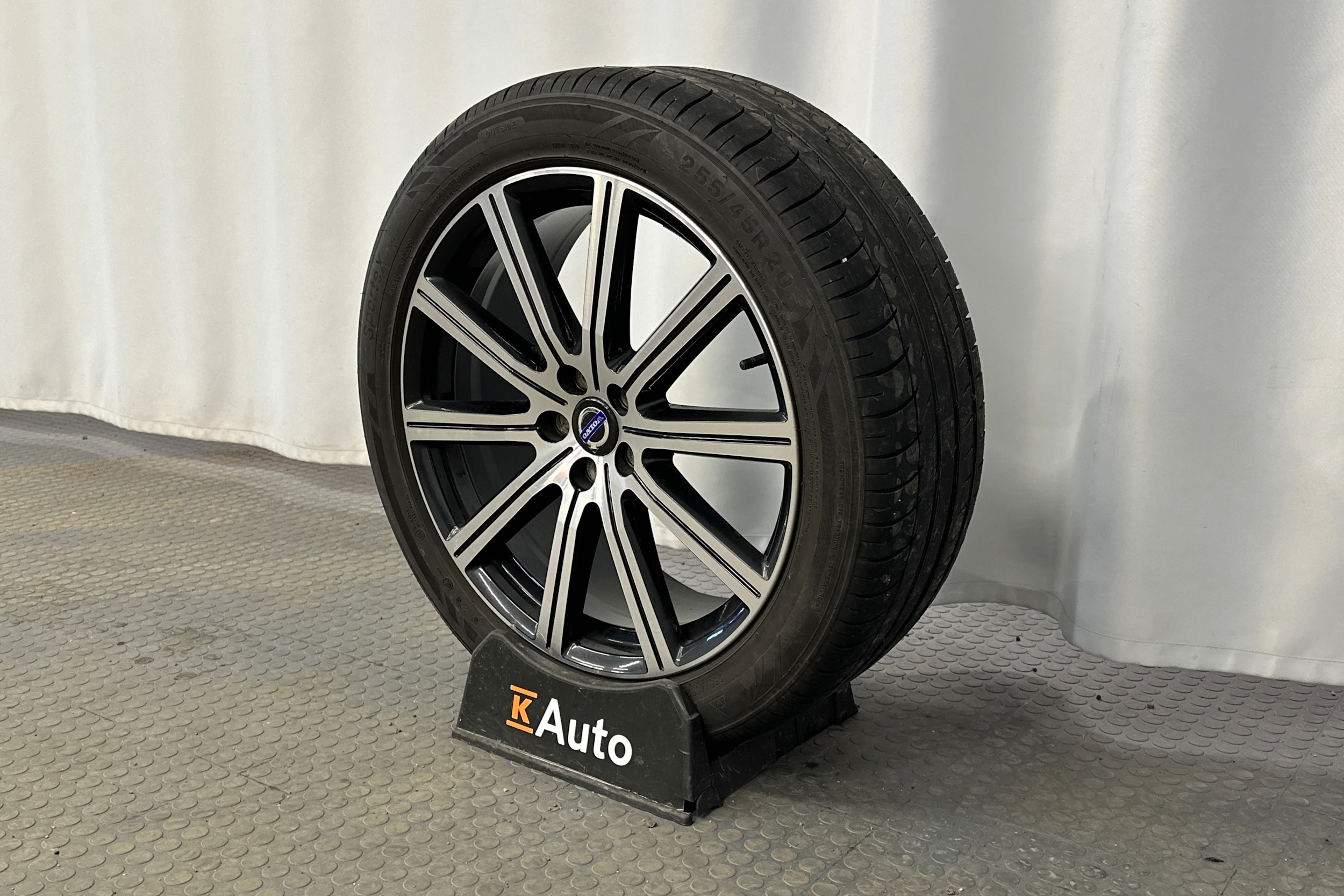 musta Volvo XC60 2014 kuva 10.