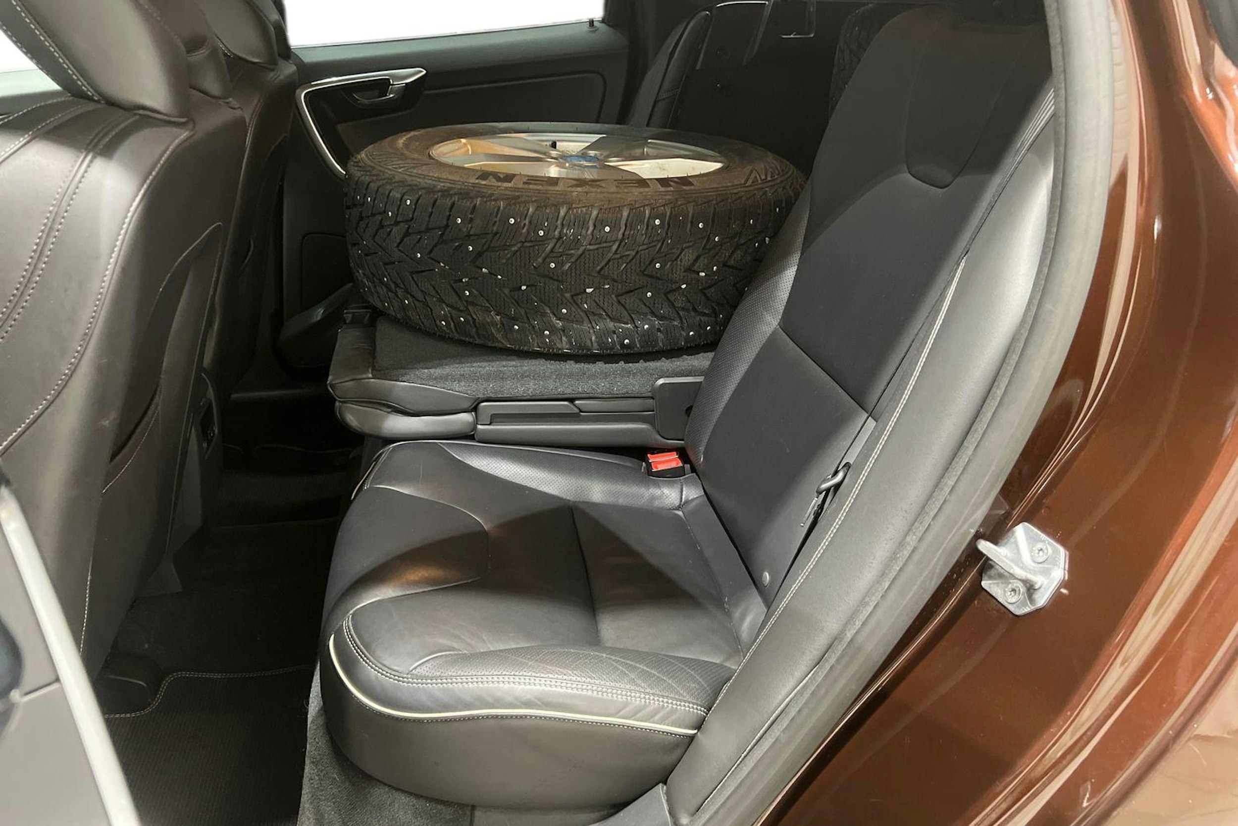ruskea (beige) Volvo XC60 2014 kuva 10.