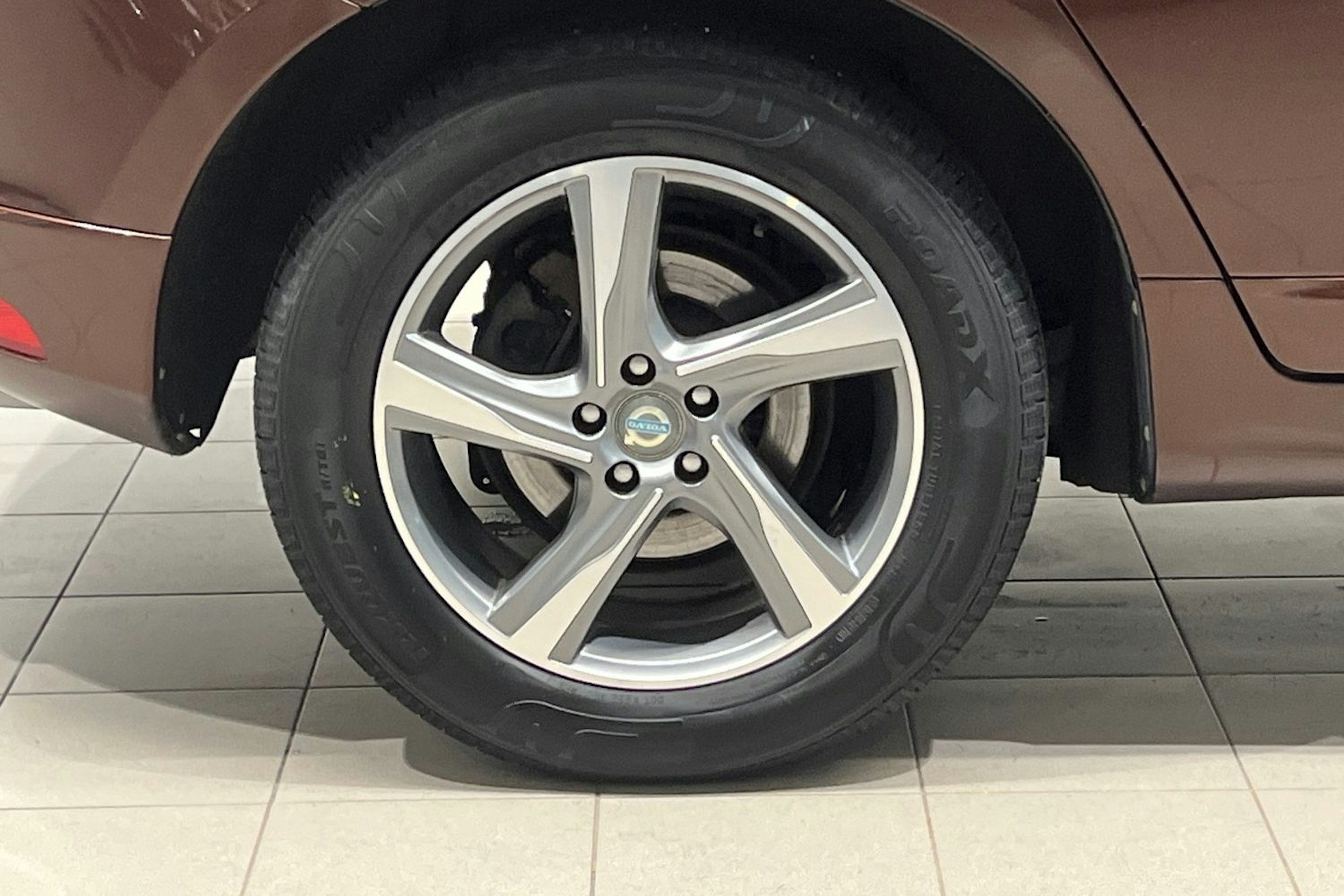 ruskea (beige) Volvo XC60 2014 kuva 13.