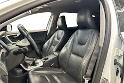 valkoinen Volvo XC60 2014 kuva 6.