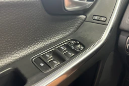 valkoinen Volvo XC60 2014 kuva 21.