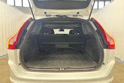 valkoinen Volvo XC60 2014 kuva 23.