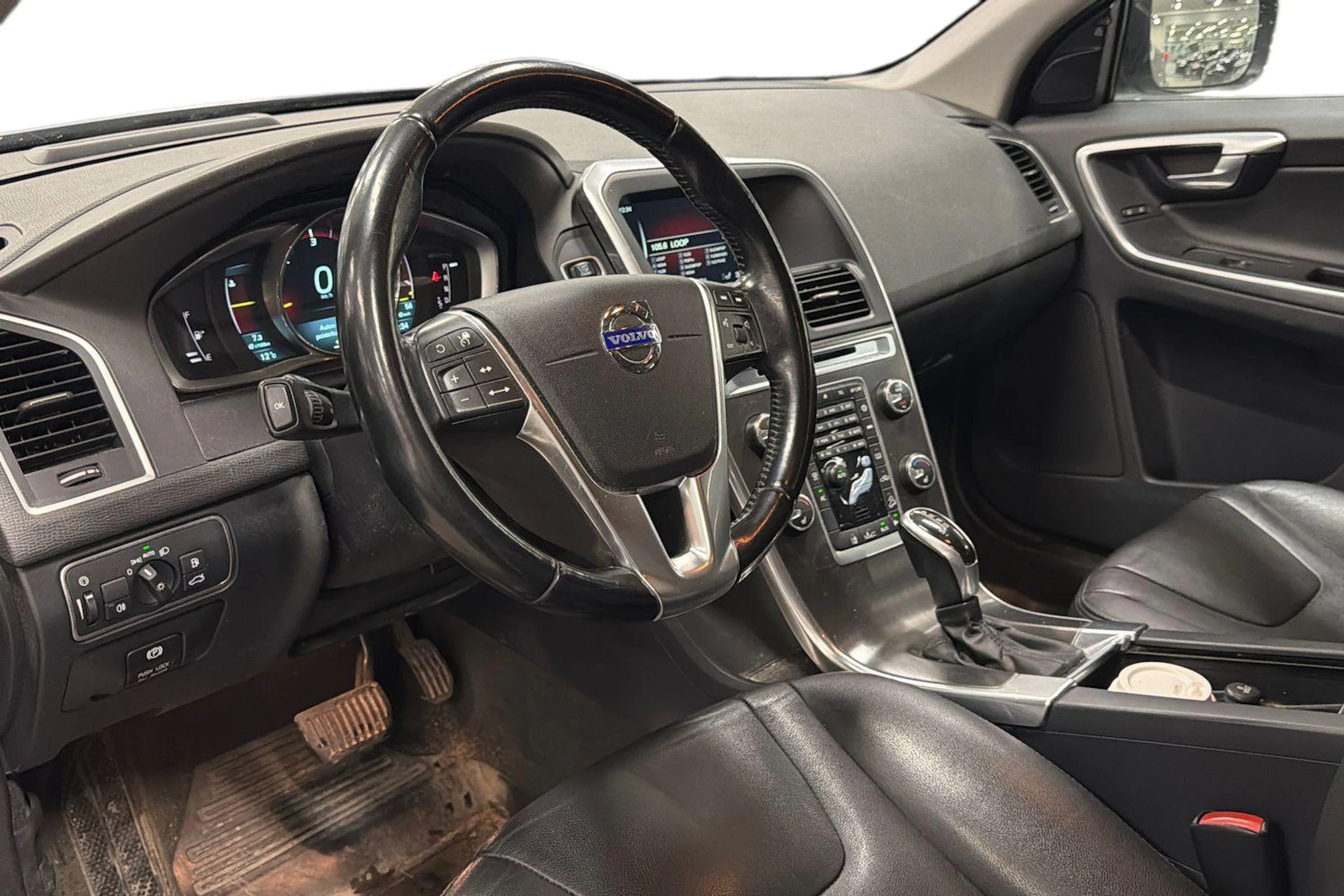 musta Volvo XC60 2014 kuva 3.