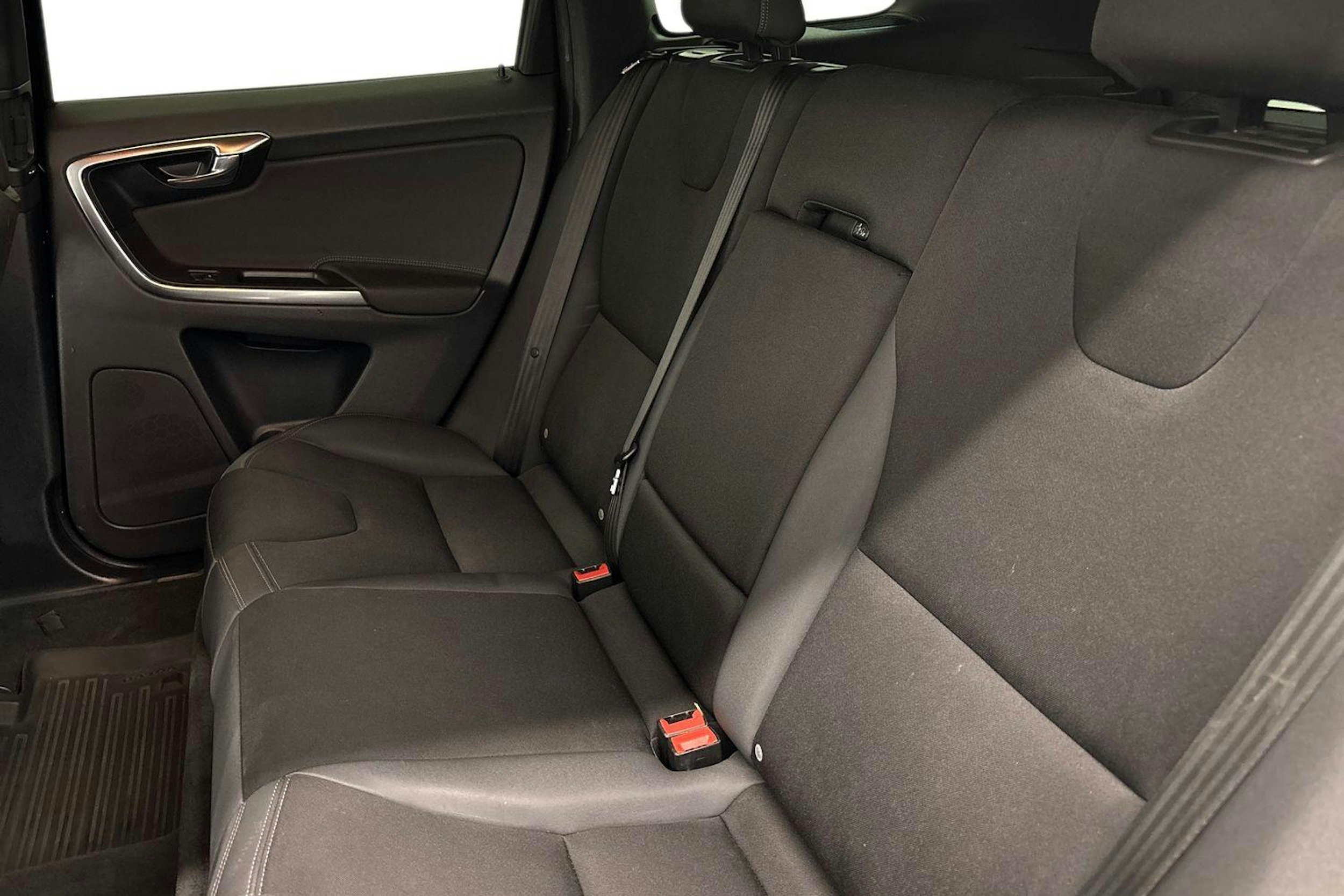 musta Volvo XC60 2015 kuva 10.