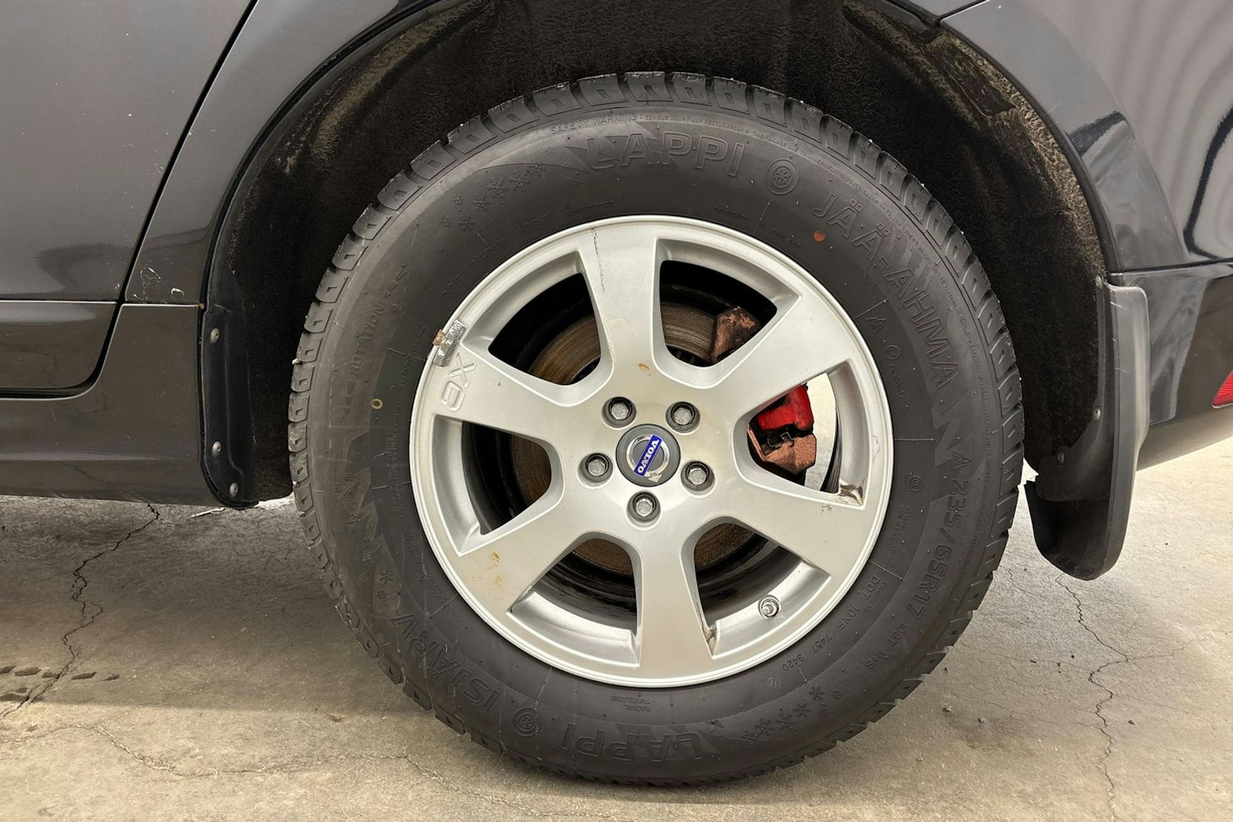 musta Volvo XC60 2015 kuva 13.