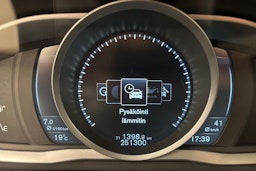 musta Volvo XC60 2015 kuva 21.