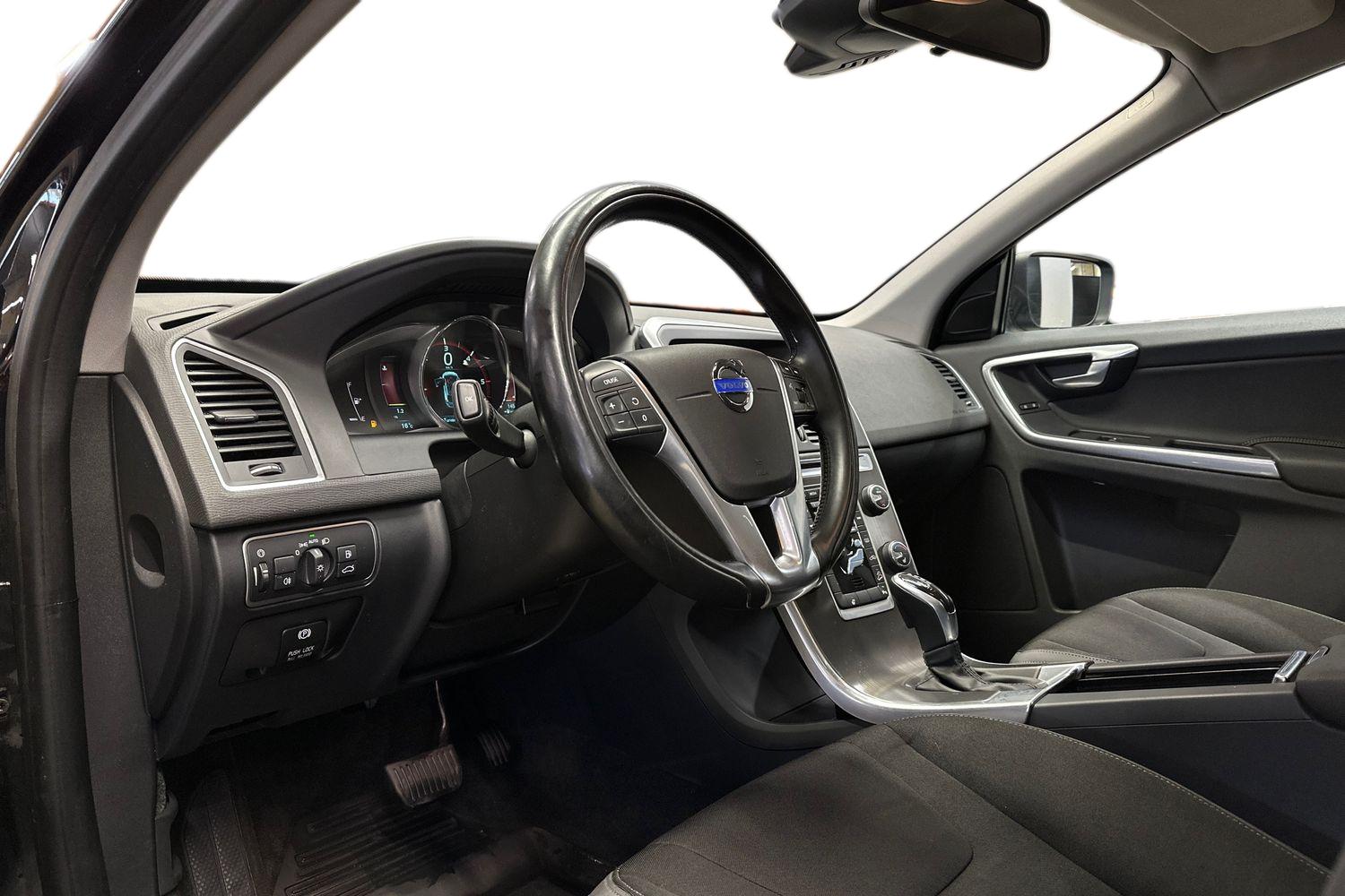 Volvo XC60 D4 AWD Momentum aut 2014, kuva 6/28