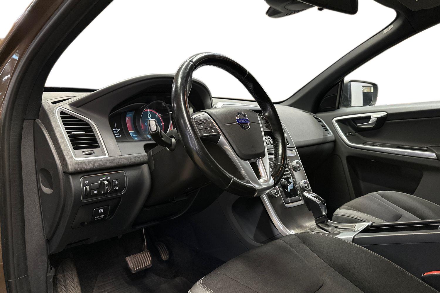 Volvo XC60 D4 AWD Momentum aut 2014, kuva 6/26