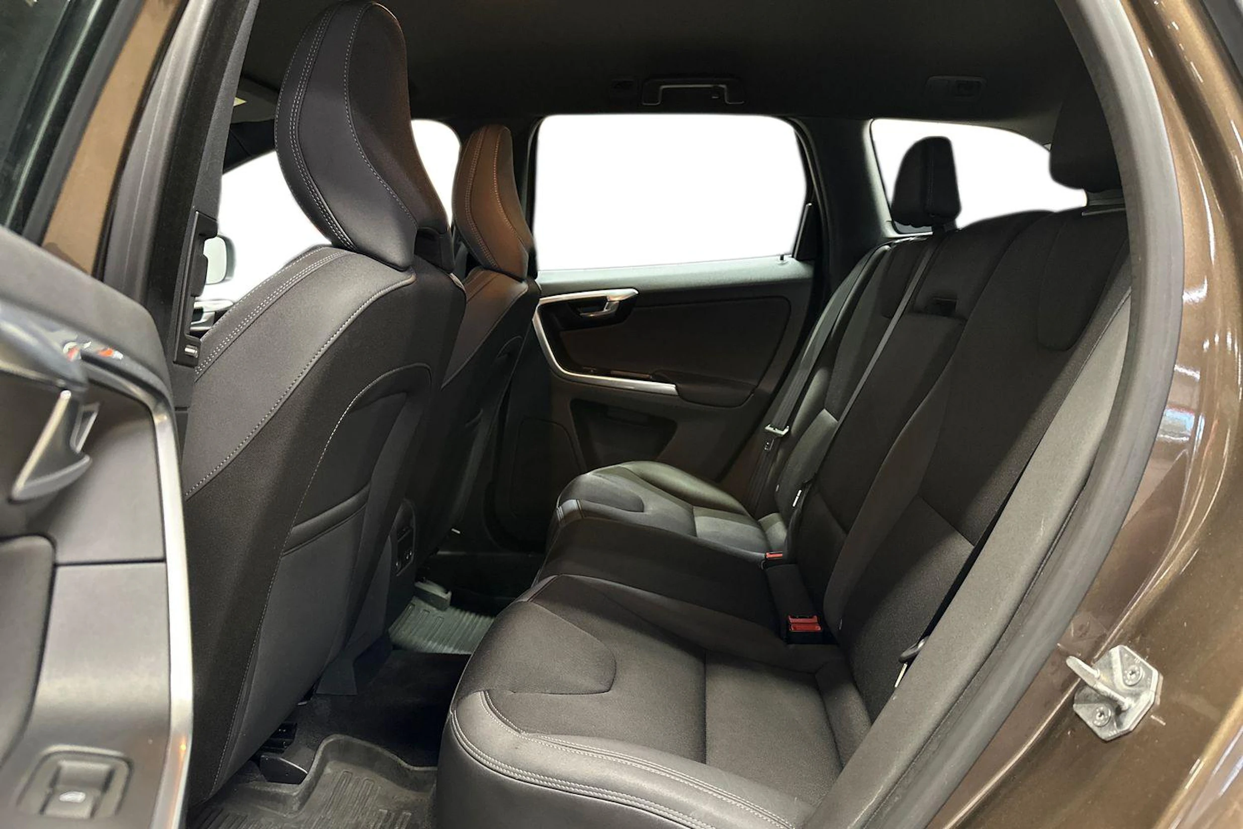 ruskea (beige) Volvo XC60 2015 kuva 8.